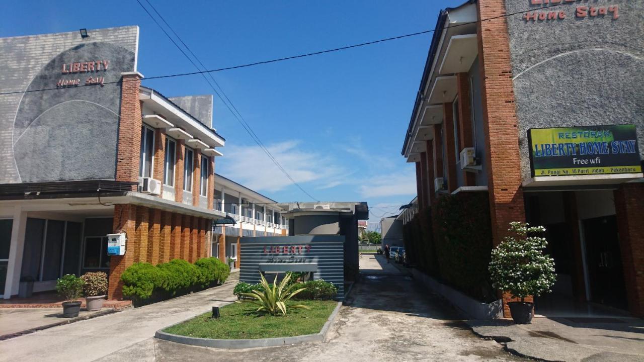 Liberty Homestay Parit  Dış mekan fotoğraf